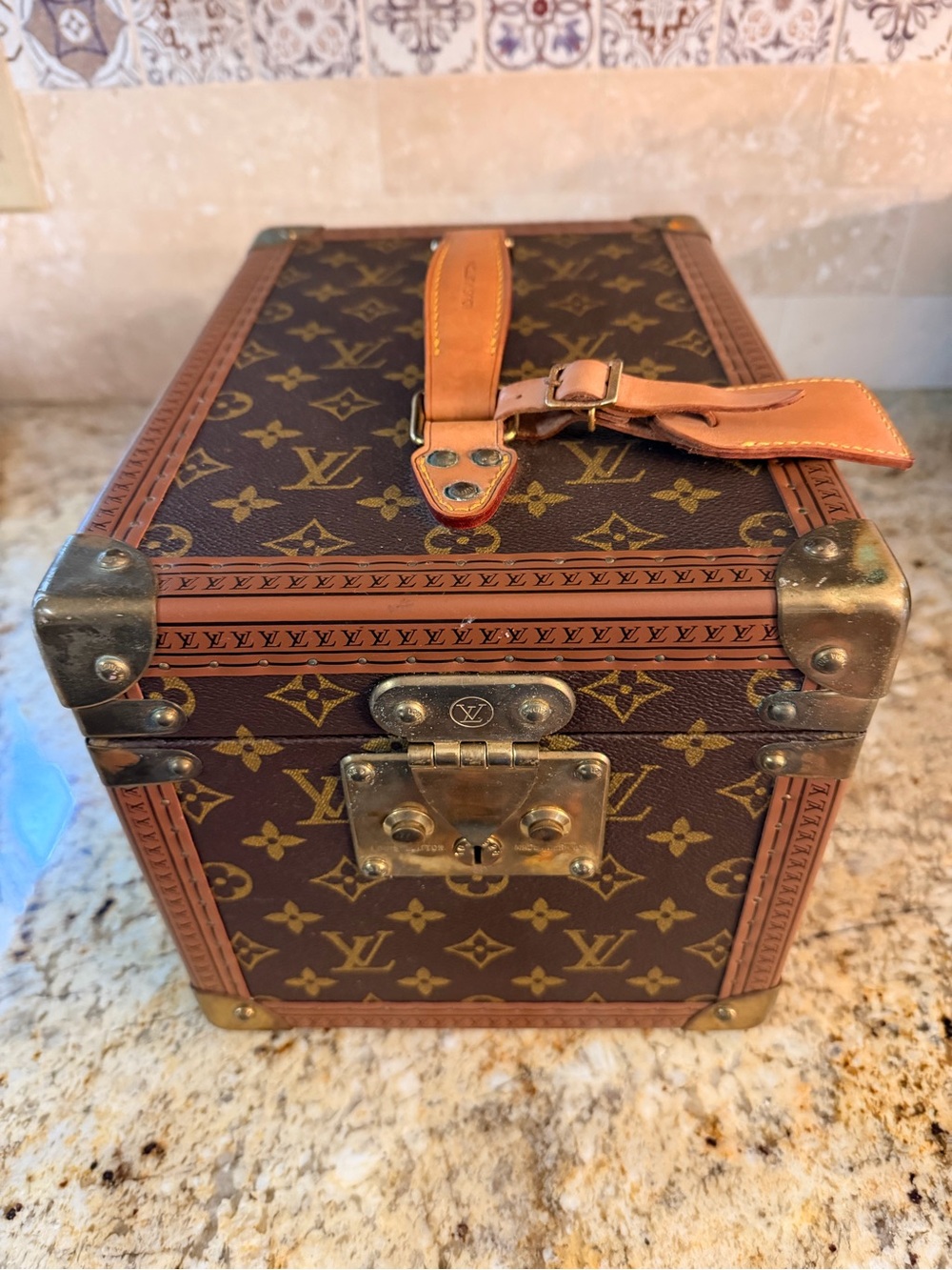 Vintage Louis Vuitton Monogram Boite Flacons Beauty Case Train Trunk Set
